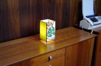 ステンドグラス・ピーターラビットのアロマテラピーランプ・にんじんおいし～い